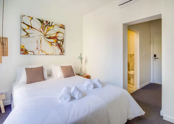 Chiado 44 בית הארחה ליסבון