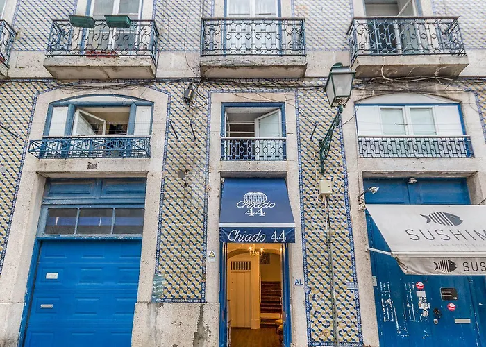 Chiado 44 4* ליסבון